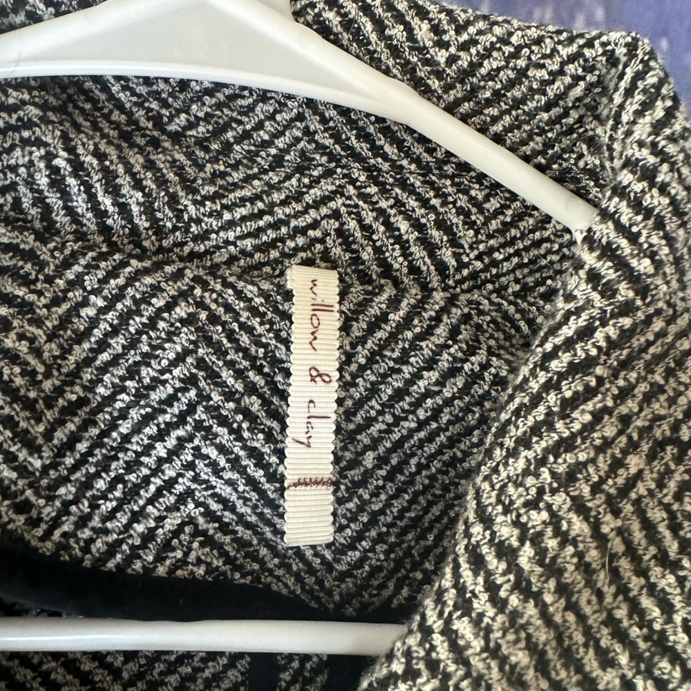 Willow & Clay jacket 🛍 - Picture 2 of 3